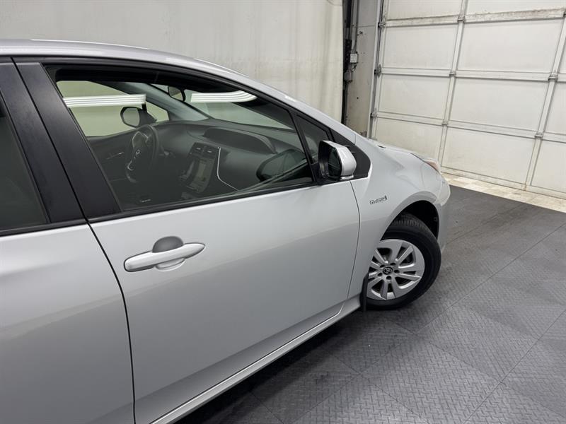 toyota Prius 2017 - 13