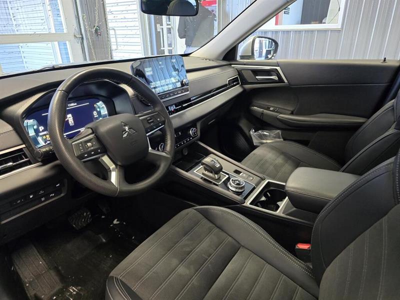 mitsubishi Outlander 2025 - 14