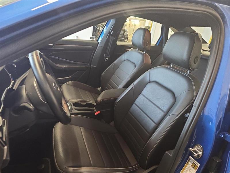 volkswagen Jetta 2023 - 10