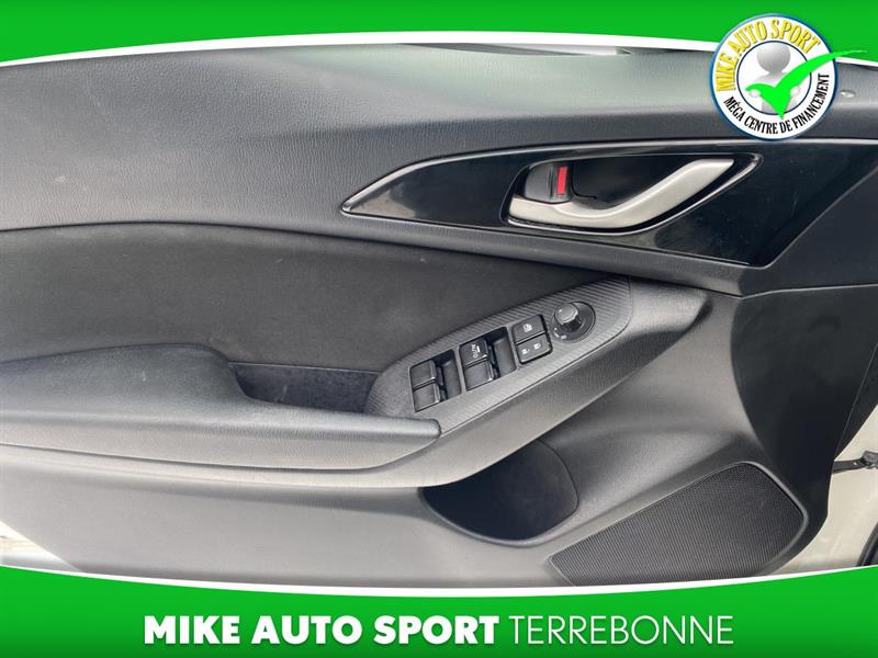 mazda Mazda3 2015 - 18