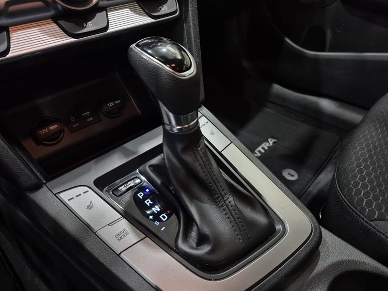 hyundai Elantra 2020 - 16