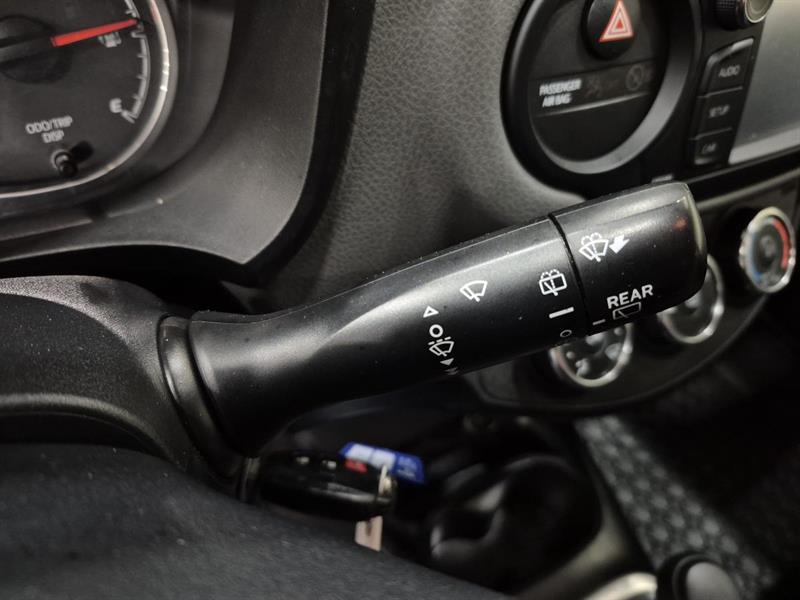 toyota Yaris Hatchback 2018 - 12