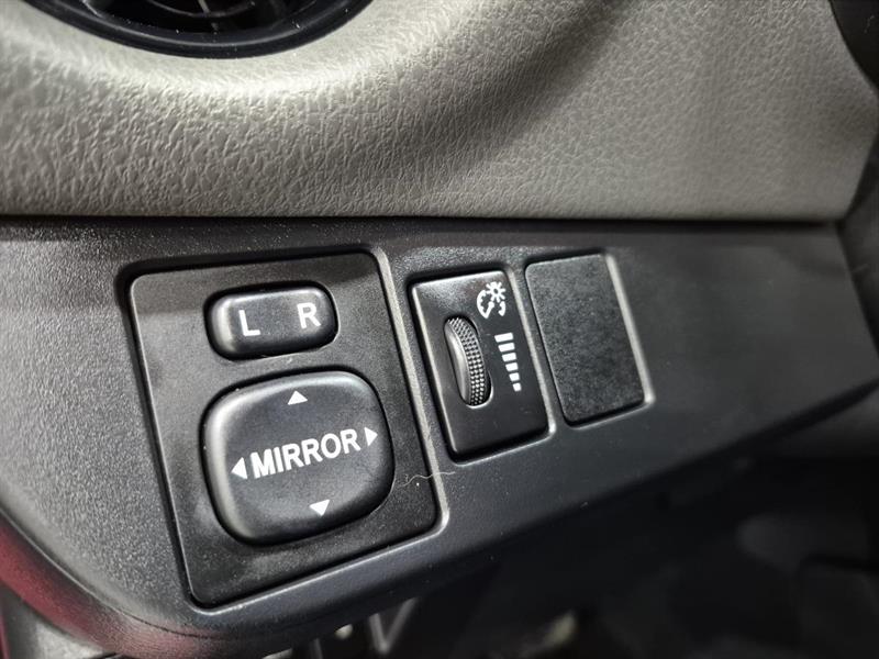 toyota Yaris Hatchback 2018 - 14