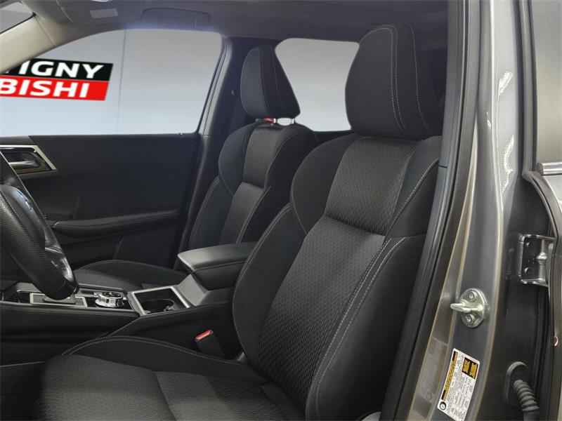 mitsubishi Outlander 2022 - 12