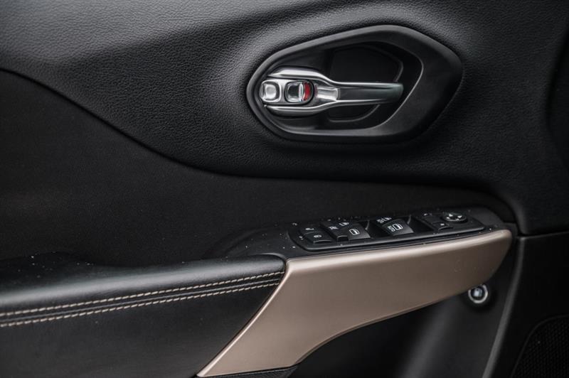 jeep Cherokee 2018 - 11