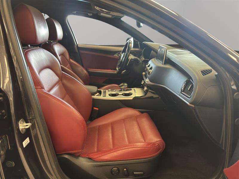 kia Stinger 2018 - 17