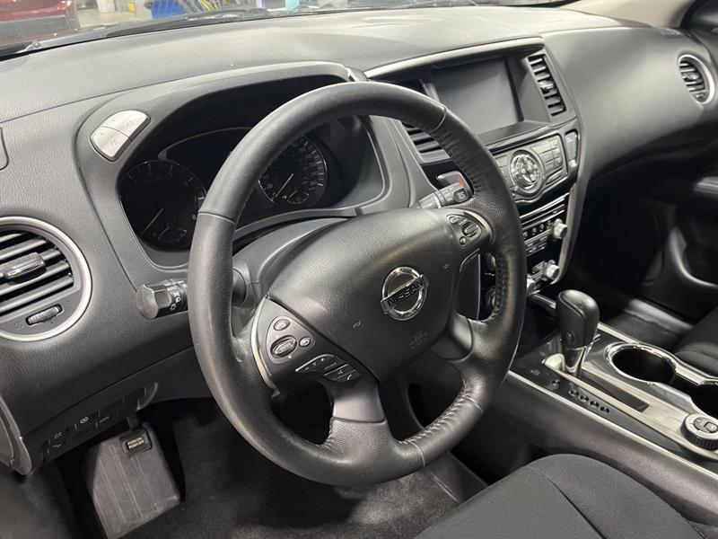 nissan Pathfinder 2018 - 18