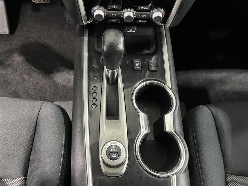 nissan Pathfinder 2018 - 23