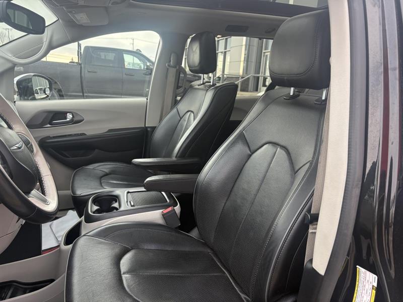 chrysler Pacifica Hybrid 2019 - 12