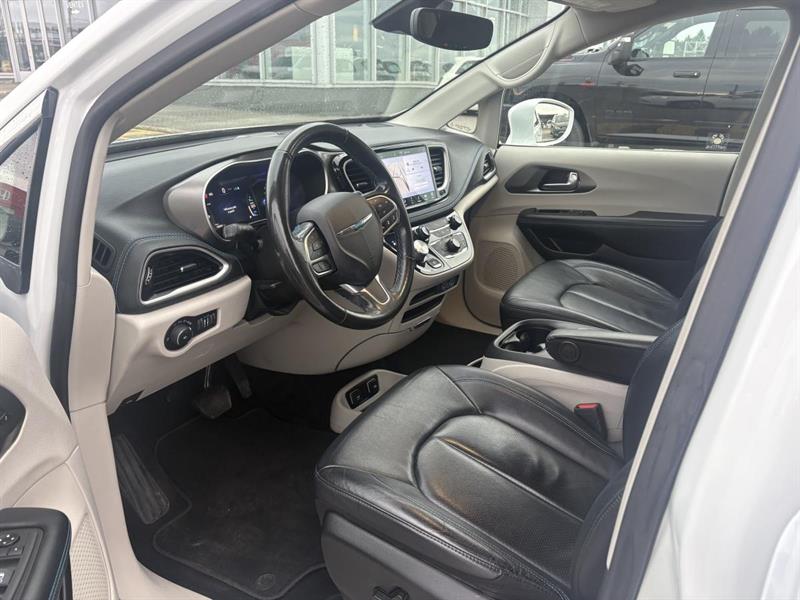 chrysler Pacifica Hybrid 2021 - 12