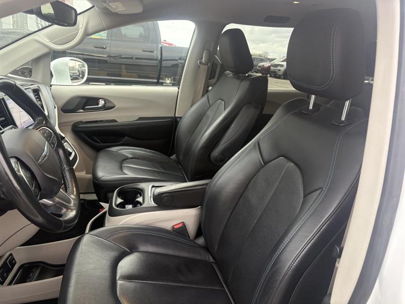 chrysler Pacifica Hybrid 2021 - 13