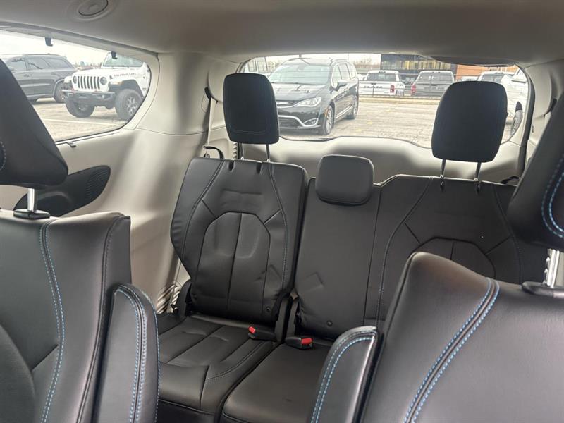 chrysler Pacifica Hybrid 2021 - 17