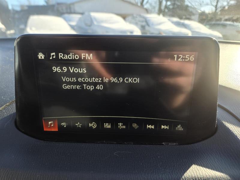 mazda Mazda3 2017 - 24