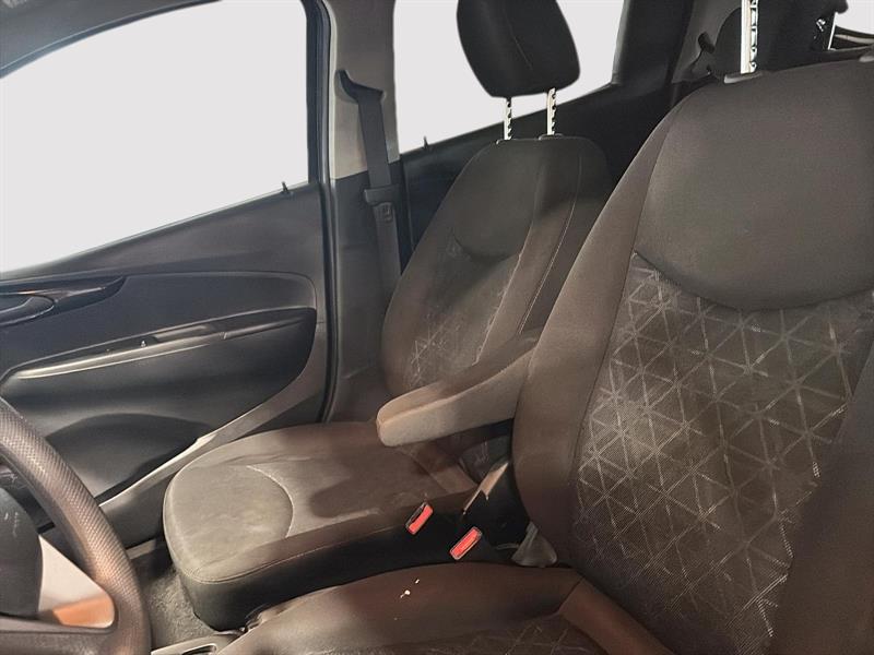 chevrolet Spark 2022 - 12