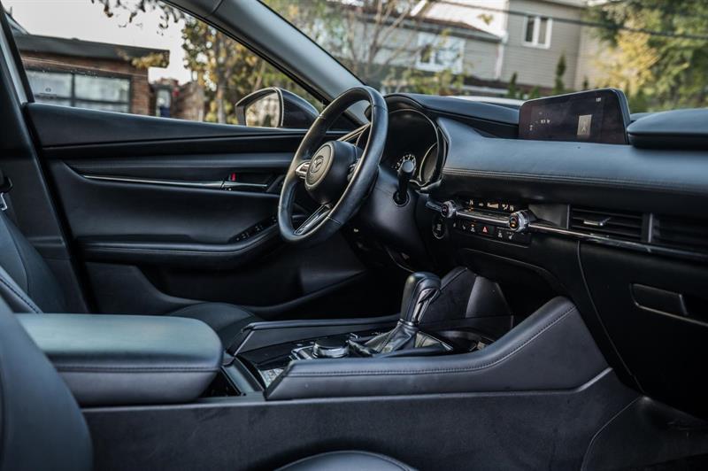 mazda Mazda3 2023 - 33