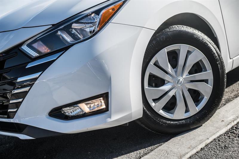 nissan Versa 2023 - 3