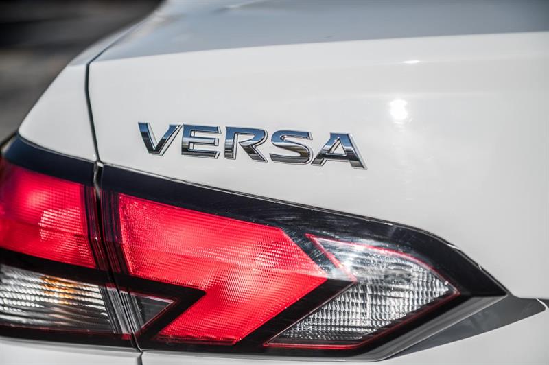 nissan Versa 2023 - 10