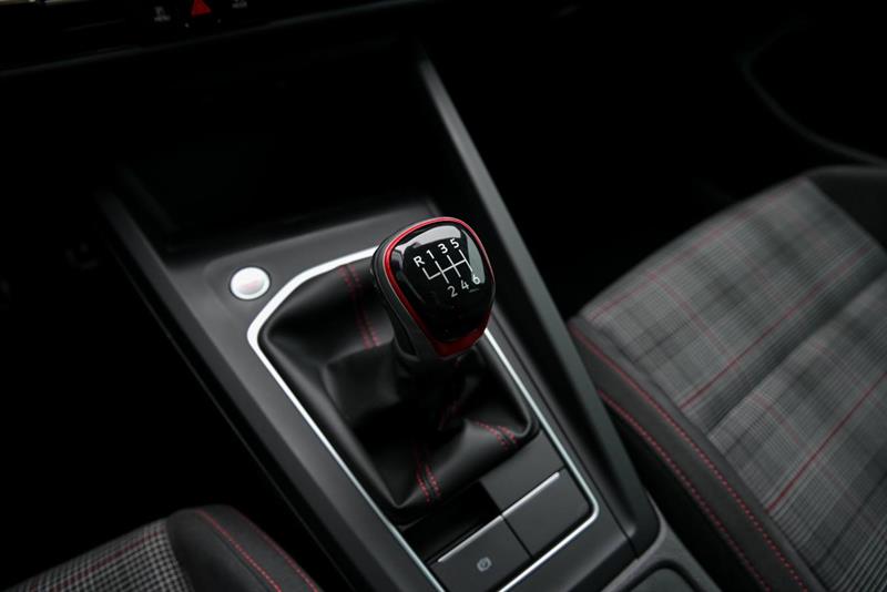 volkswagen Golf GTI 2022 - 19