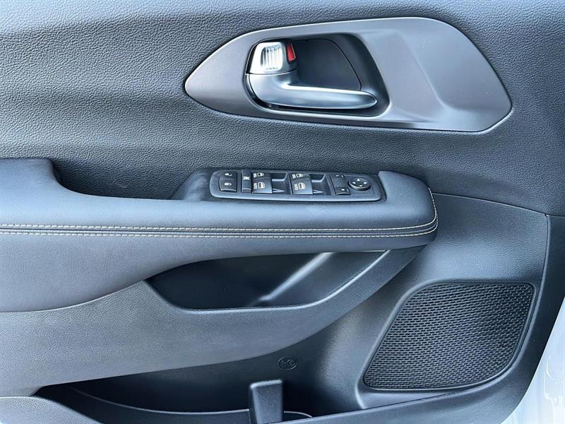 chrysler Grand Caravan 2026 - 27