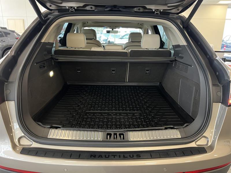 lincoln Nautilus 2020 - 11