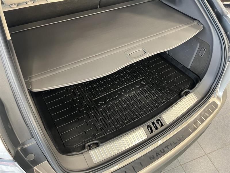 lincoln Nautilus 2020 - 12