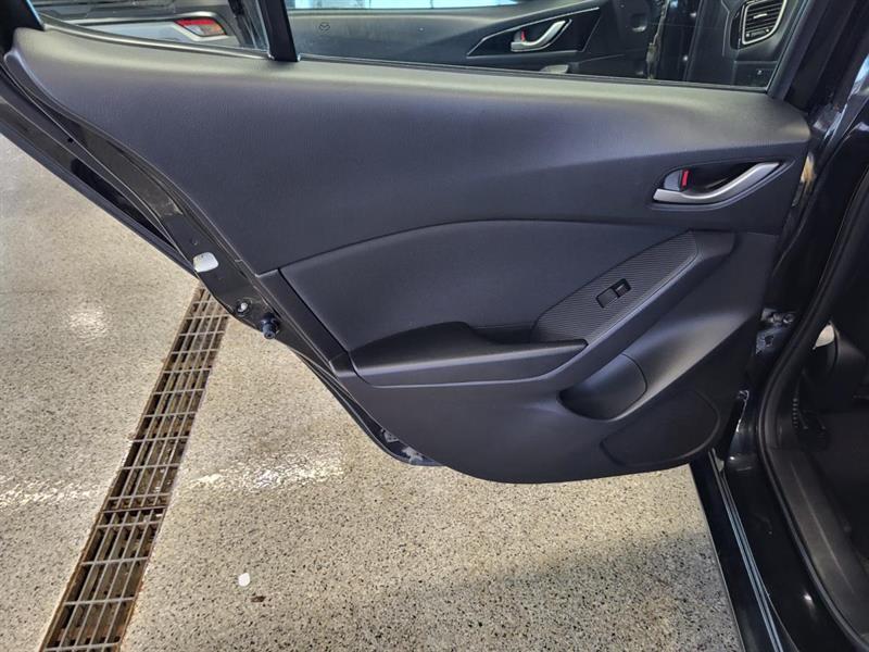 mazda Mazda3 2015 - 17