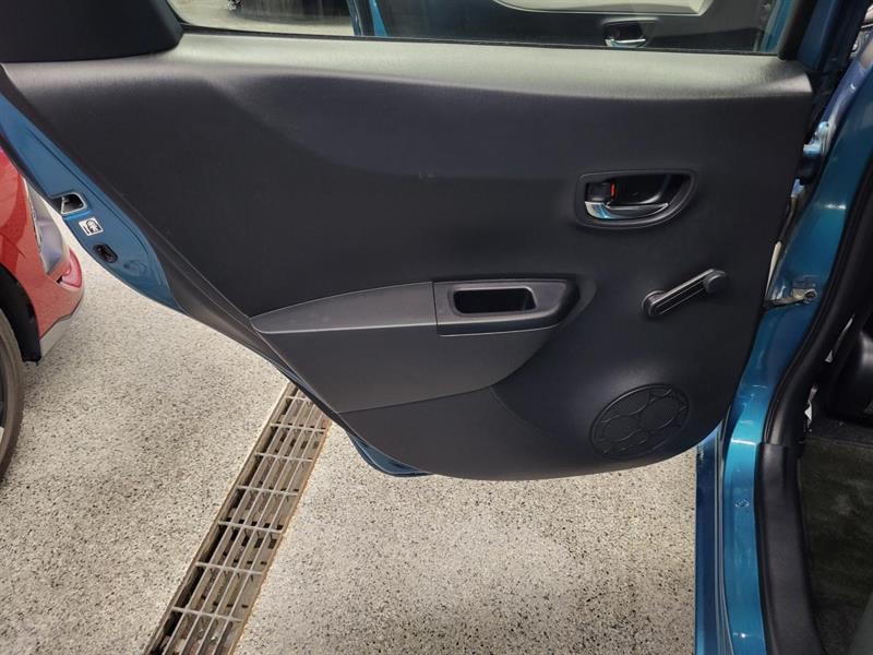 toyota Yaris 2012 - 17