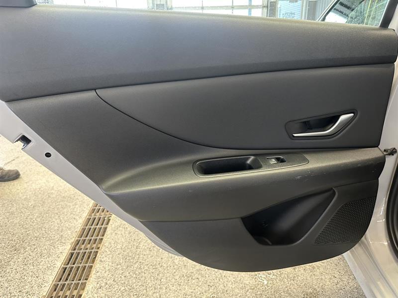 hyundai Elantra 2021 - 17