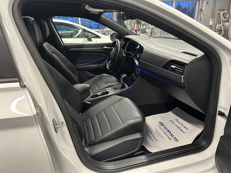 volkswagen Jetta 2022 - 14