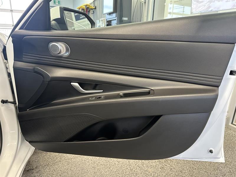 hyundai Elantra 2022 - 12