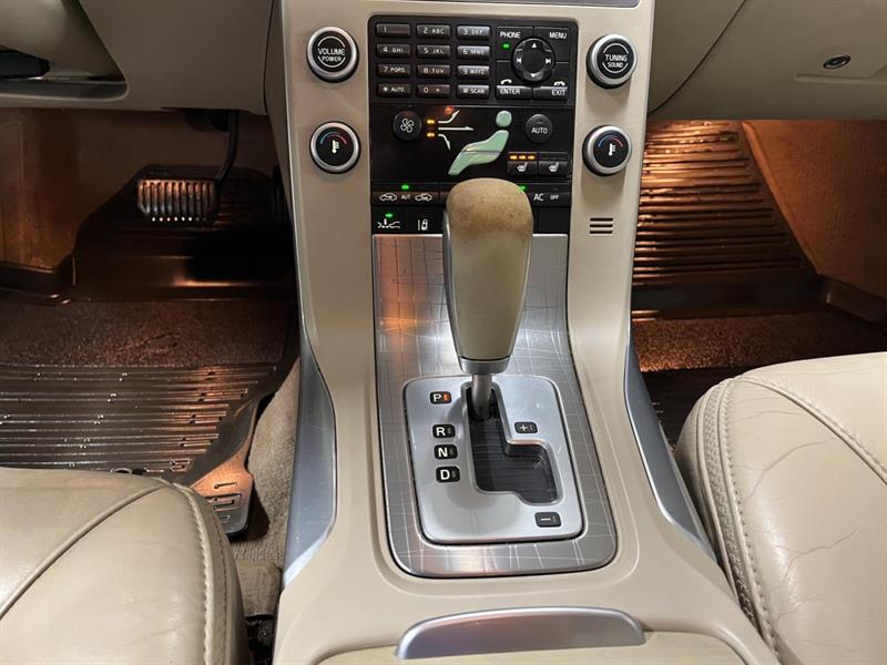 volvo XC70 2011 - 14