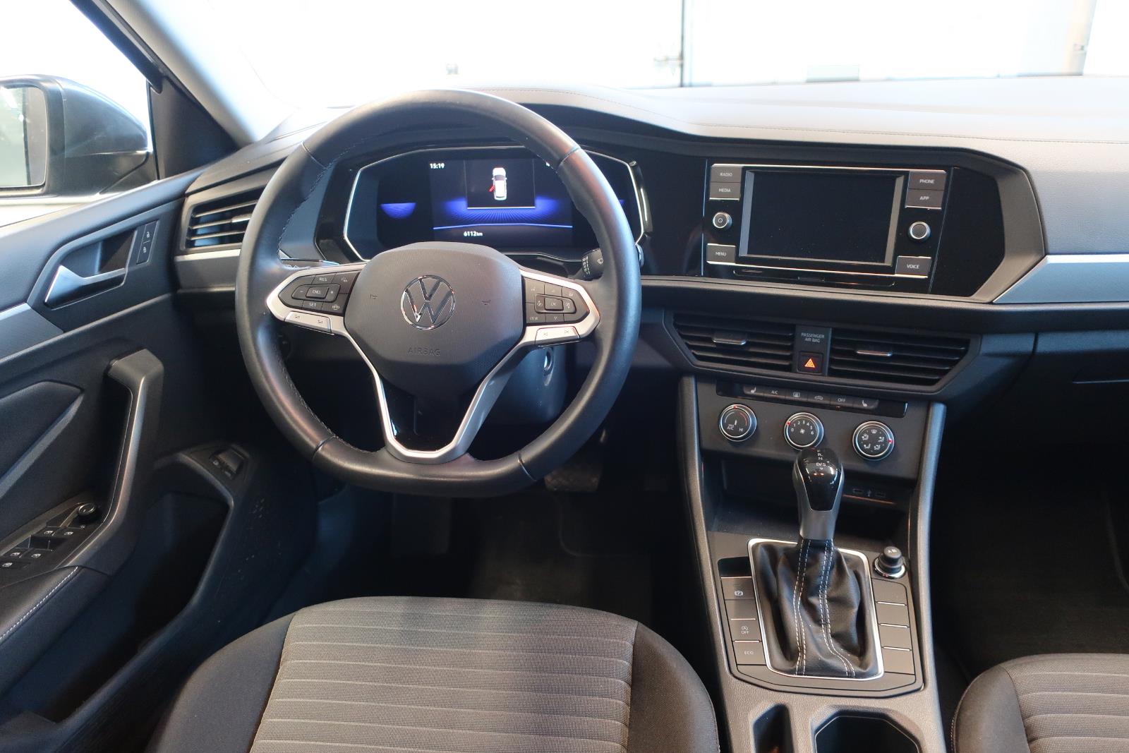 volkswagen Jetta 2023 - 8