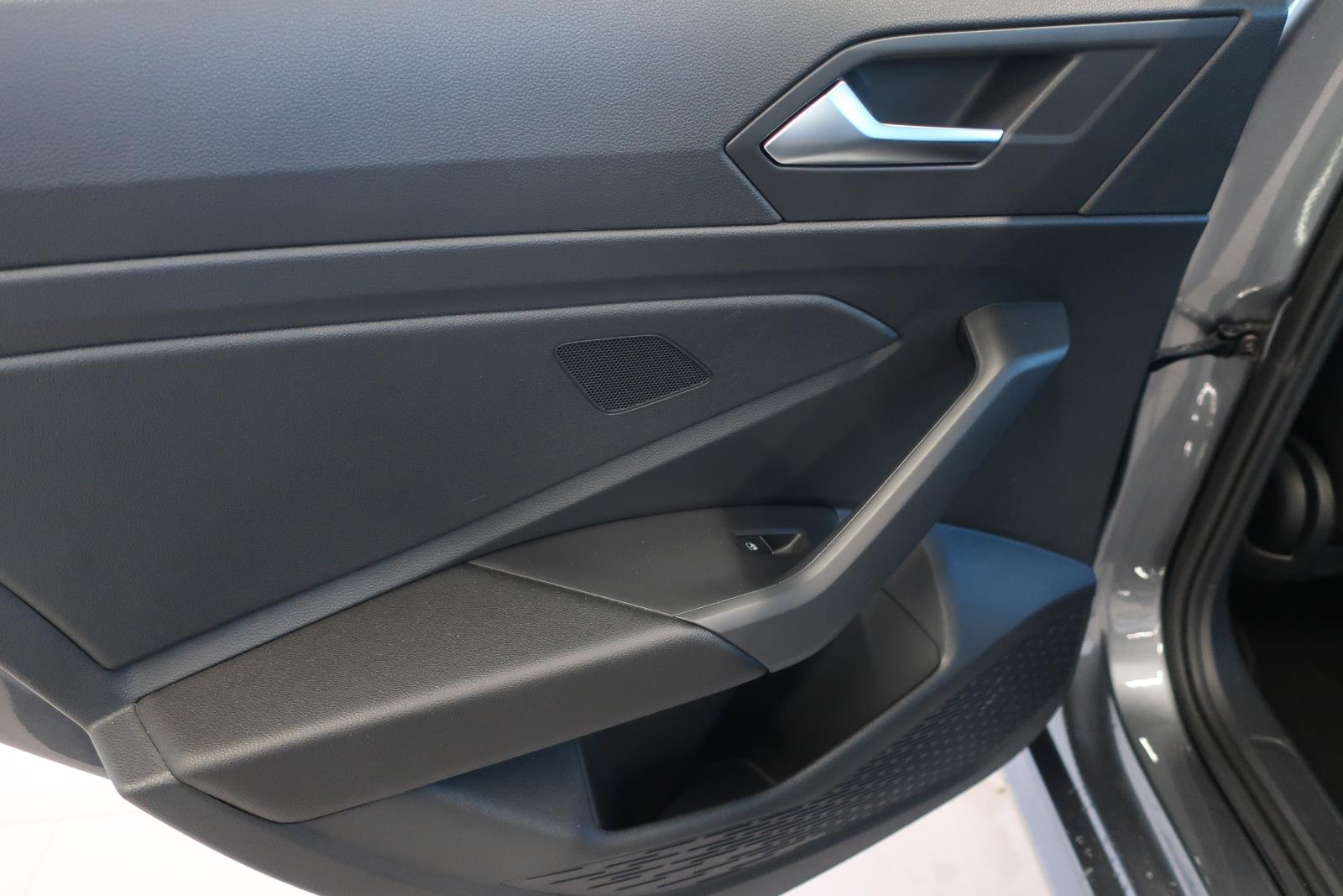 volkswagen Jetta 2023 - 9