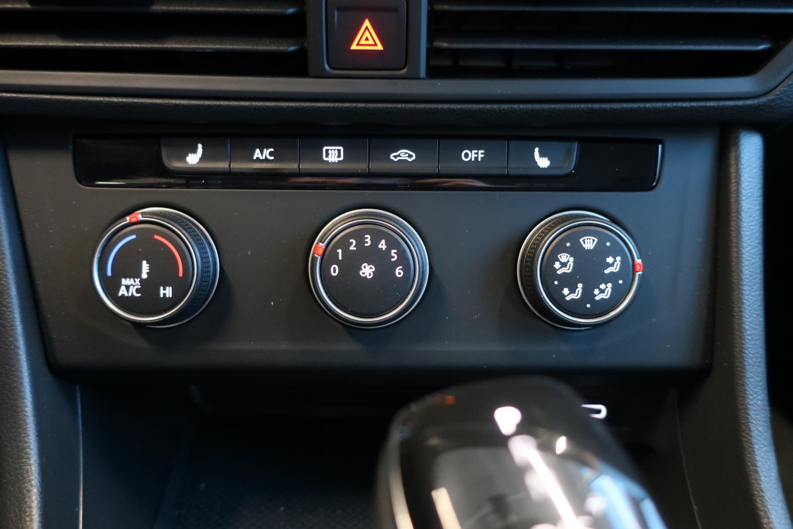 volkswagen Jetta 2023 - 15