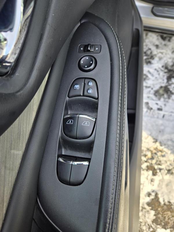 2016 Nissan Murano - Image 18