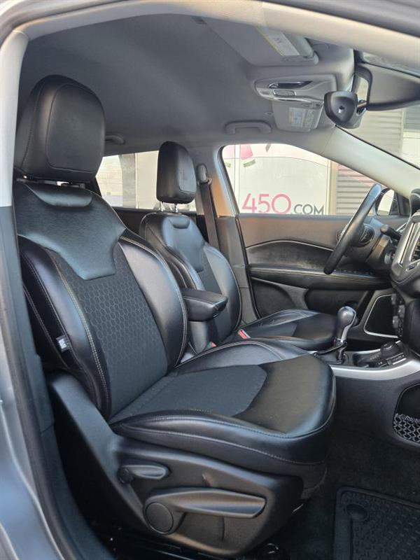 2018 Jeep Compass - Image 11