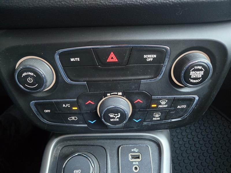 2018 Jeep Compass - Image 22