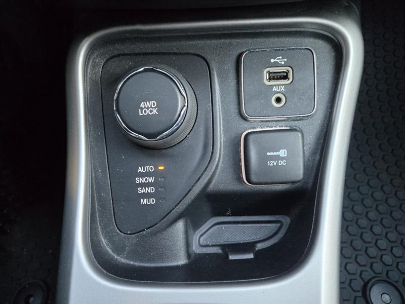 2018 Jeep Compass - Image 23