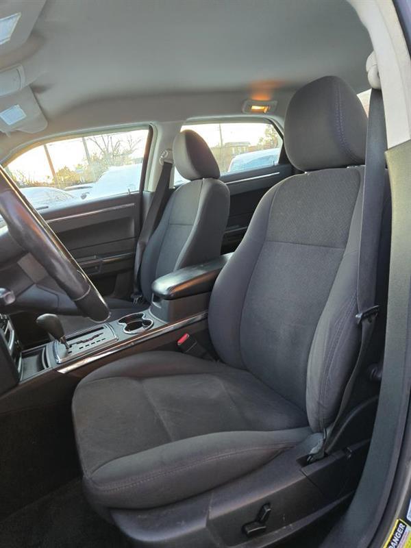 chrysler 300 2010 - 16