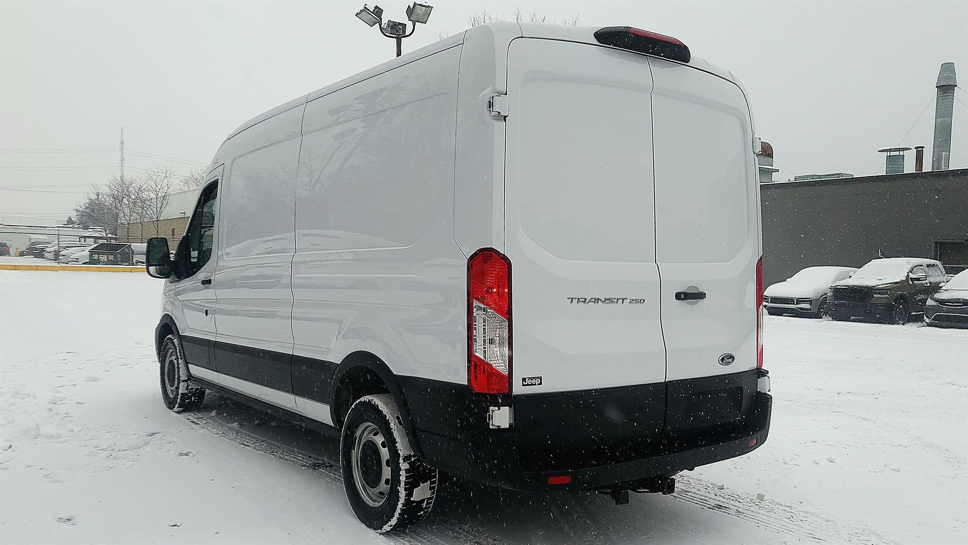 ford Transit fourgon utilitaire 2021 - 5