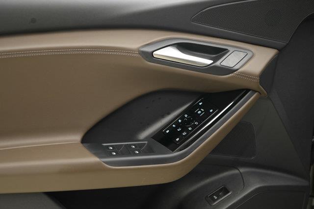 audi Q6 e-tron 2025 - 12