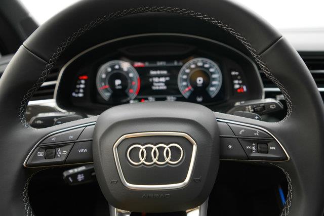 Audi Q7 23