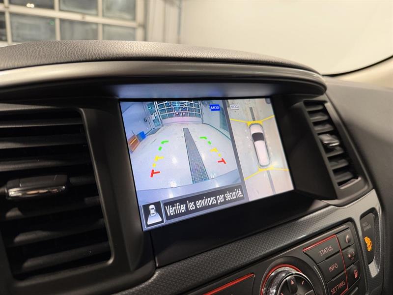 nissan Pathfinder 2019 - 22