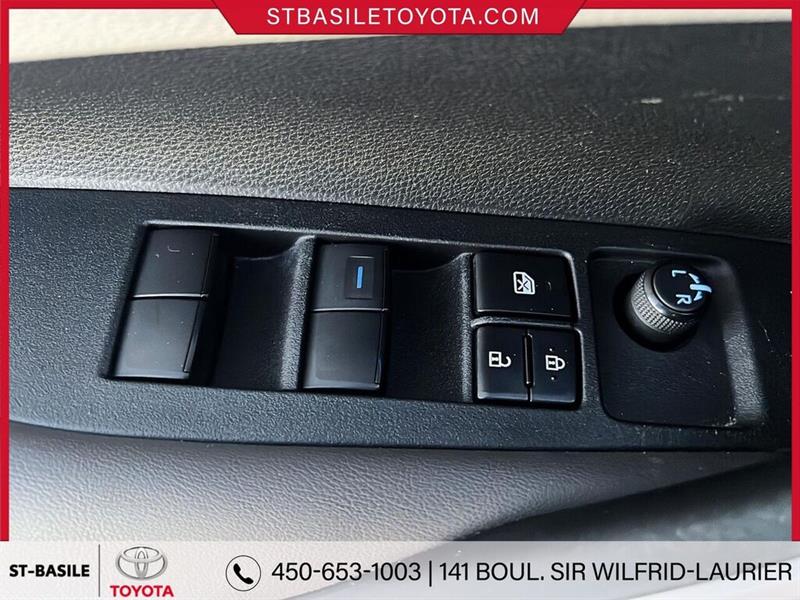 toyota Corolla 2022 - 17