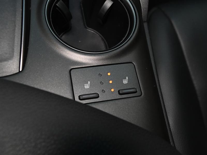 toyota Camry 2021 - 16