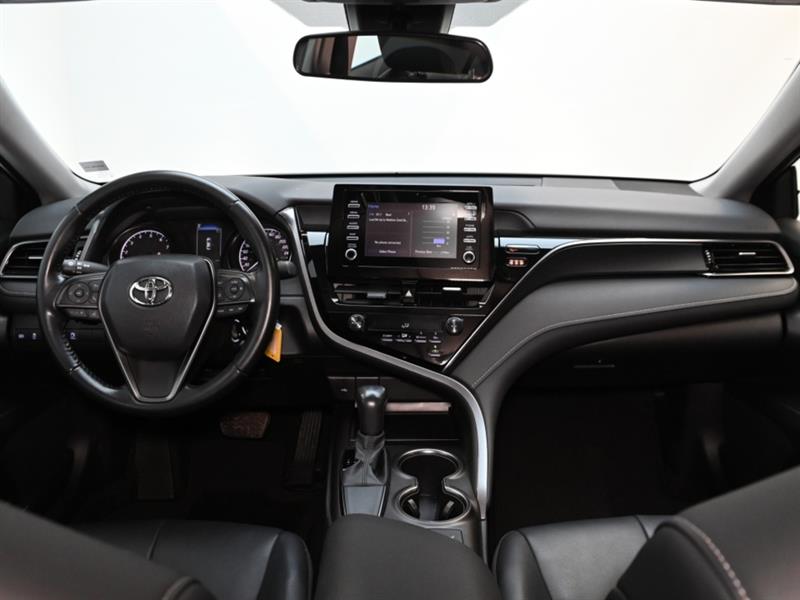 toyota Camry 2021 - 18