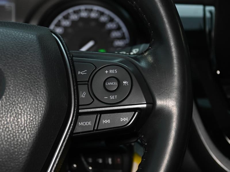 toyota Camry 2021 - 25