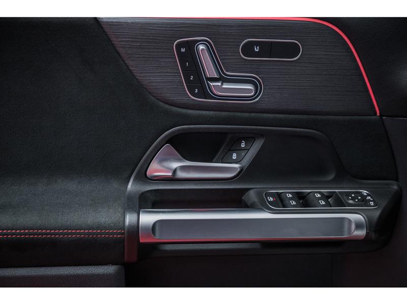 mercedes-benz GLB250 2022 - 11