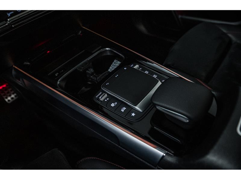 mercedes-benz GLB250 2022 - 21