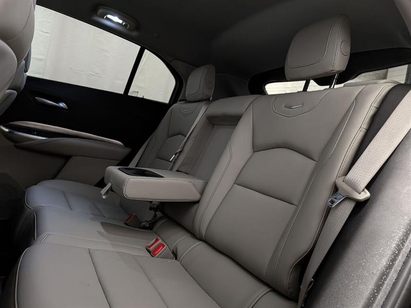 cadillac XT4 2022 - 11